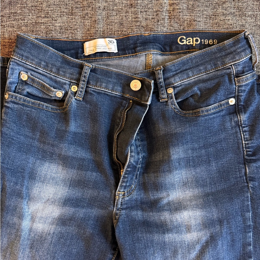 Resolution True Skinny High Rise, size 30r (Gap)